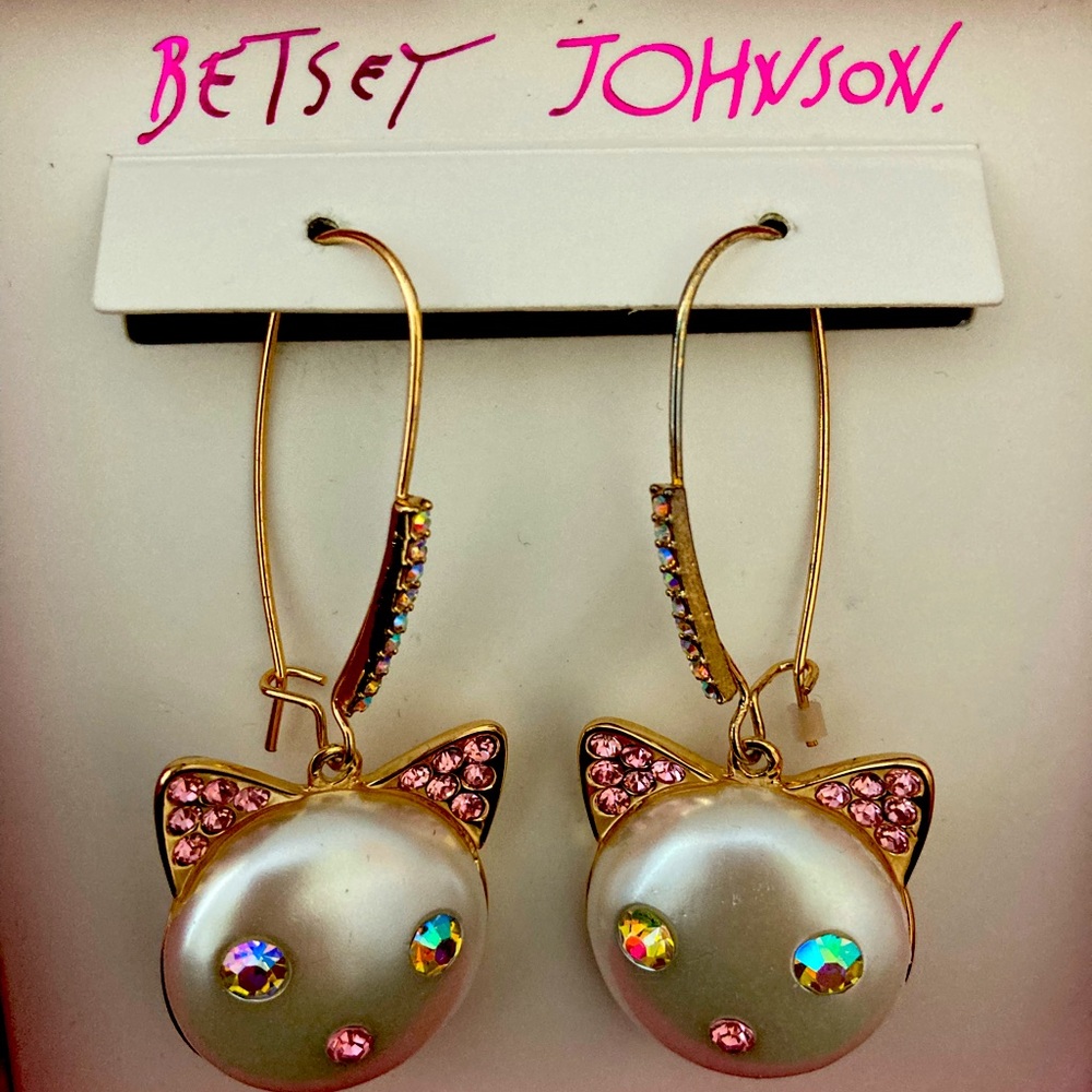 Betsey Johnson Gold Tone Pearl Critters Cat Drop Earrings Pave Crystals NWT